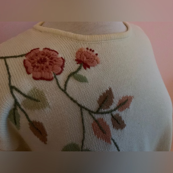 Vintage Cream Floral Embroidered Women's Sweater - Picture 5 of 10